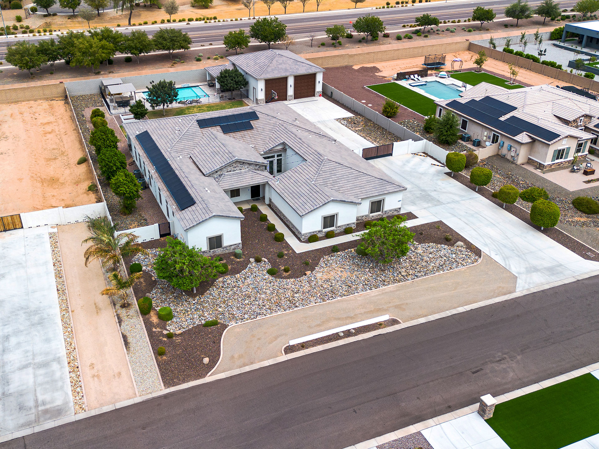 Desert Oaks RV Garage